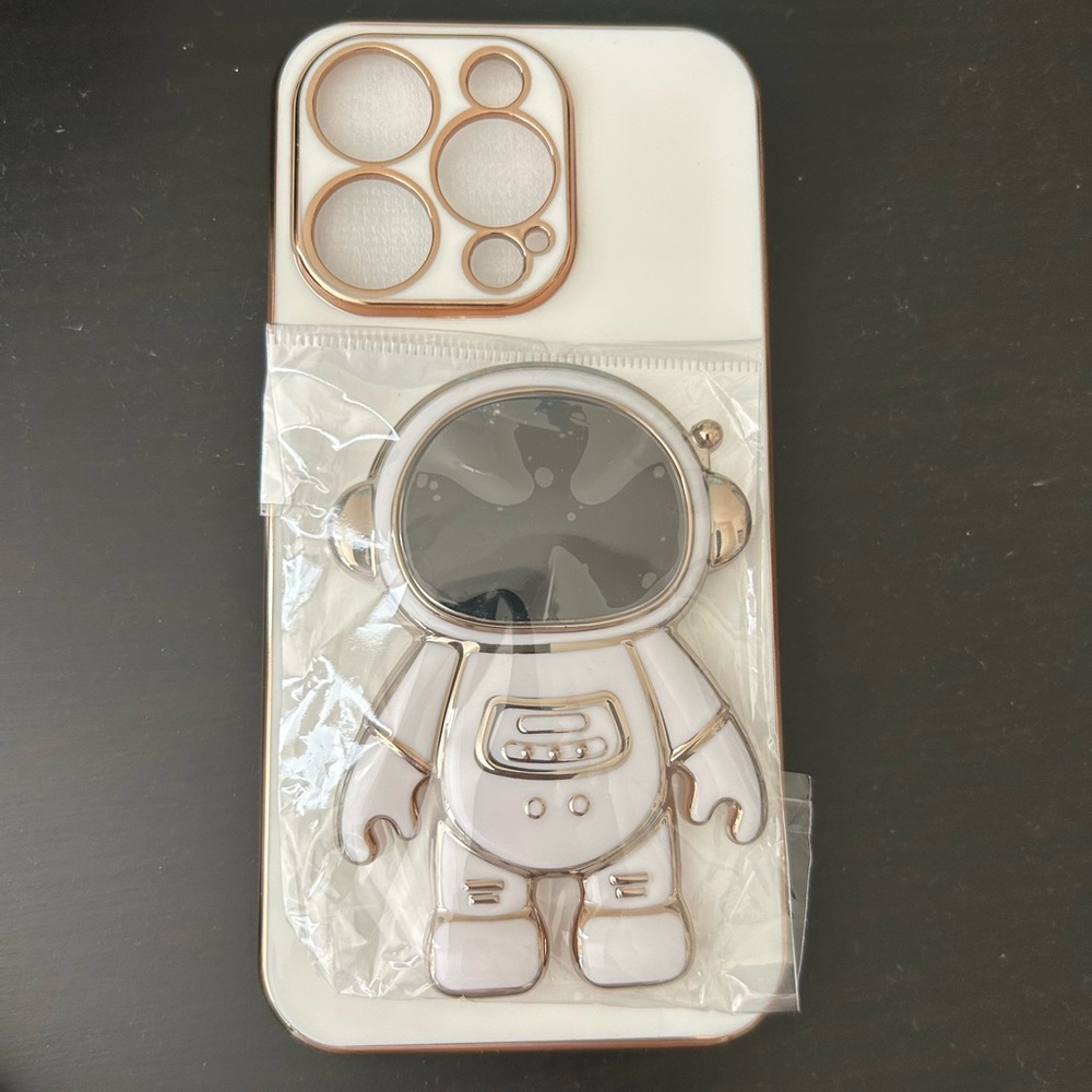 iPhone 14 Pro Astronaut phone case